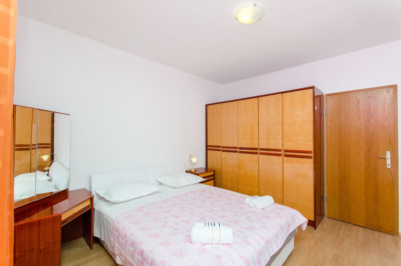 Apartments Mateo Baška Voda Buitenkant foto