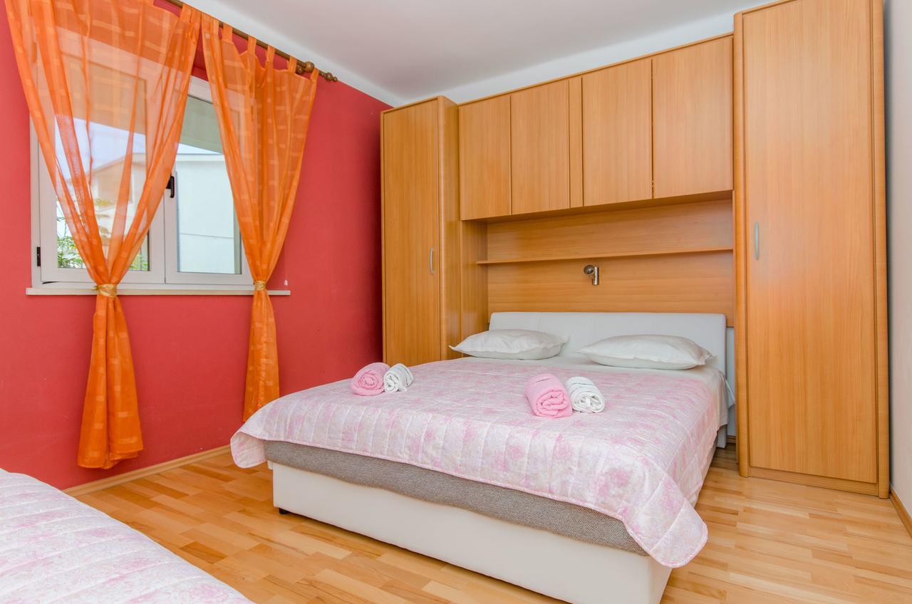 Apartments Mateo Baška Voda Buitenkant foto