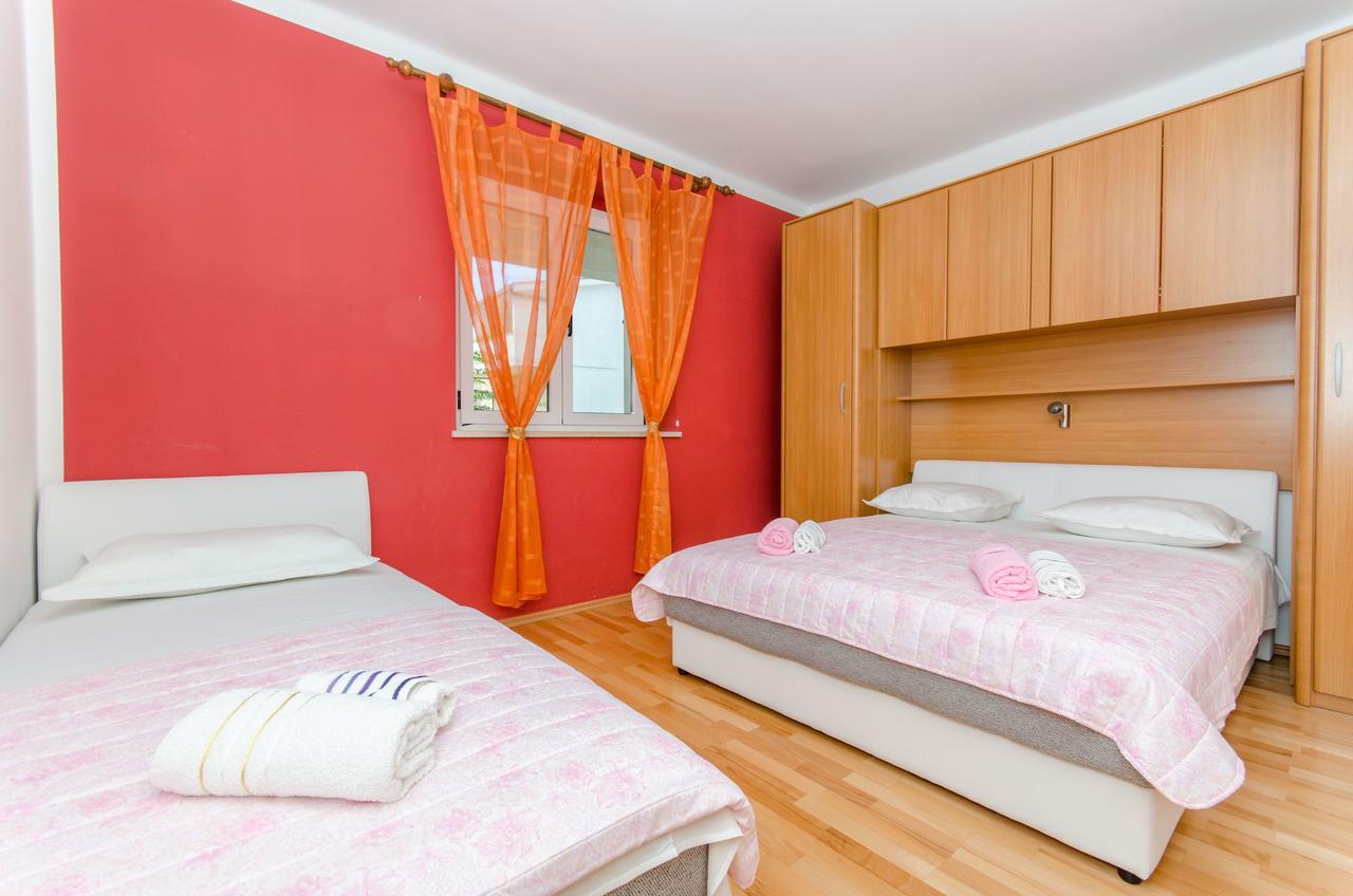 Apartments Mateo Baška Voda Buitenkant foto