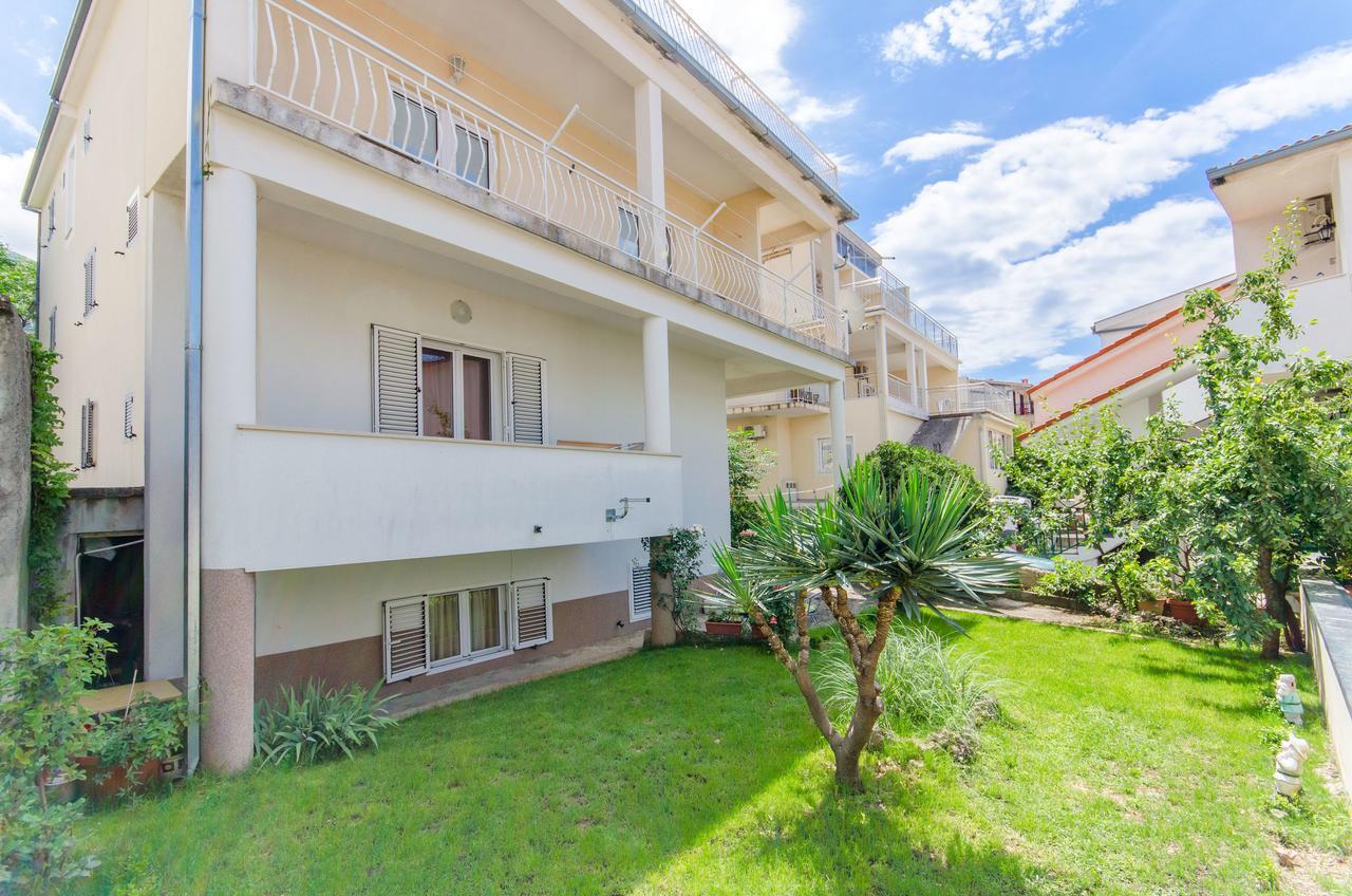 Apartments Mateo Baška Voda Buitenkant foto