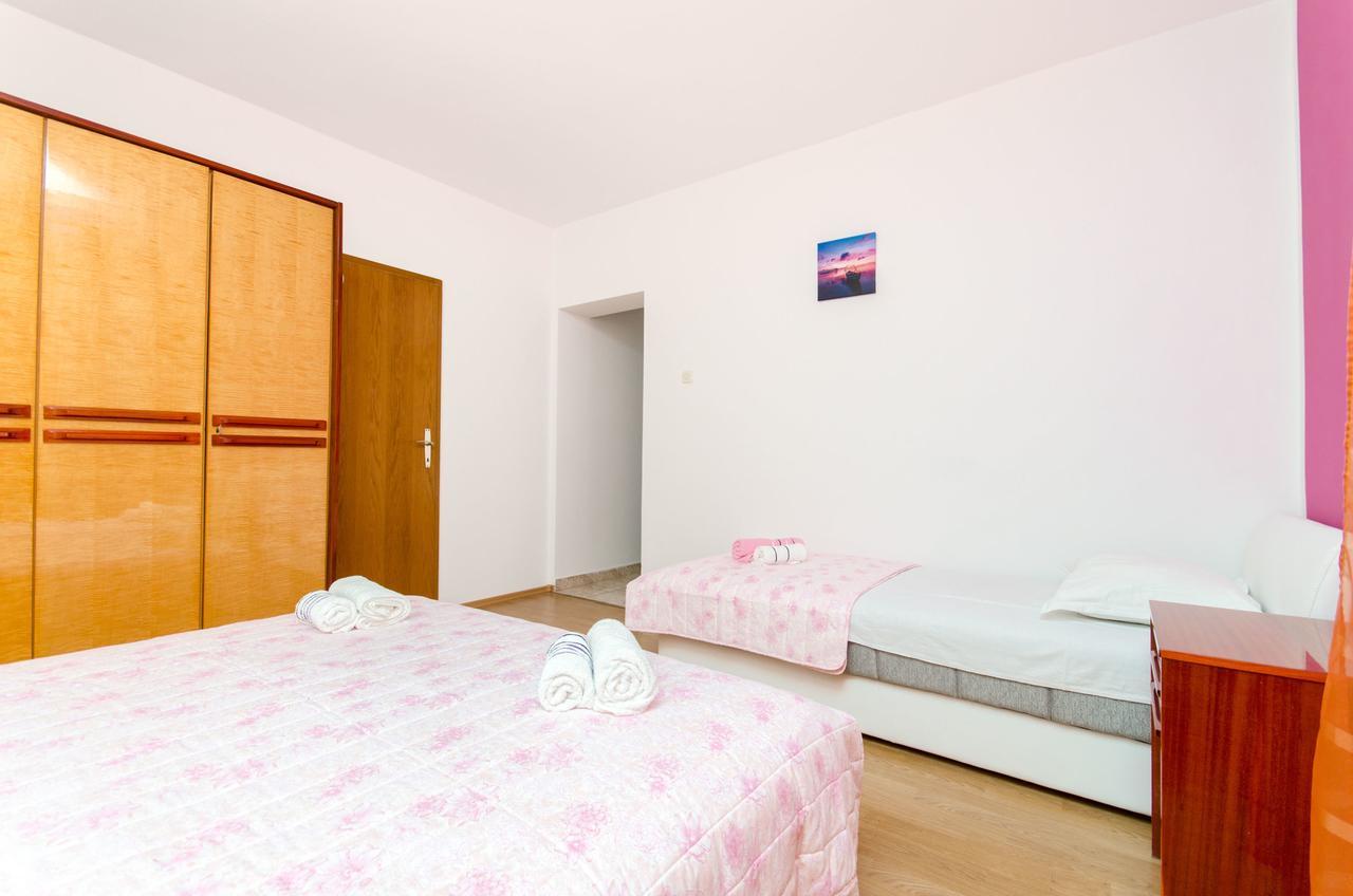 Apartments Mateo Baška Voda Buitenkant foto