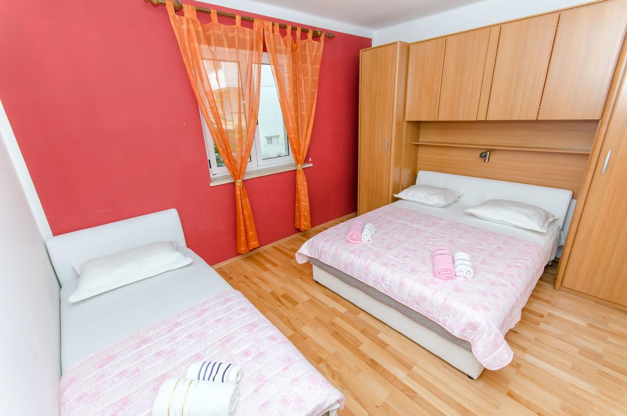 Apartments Mateo Baška Voda Buitenkant foto