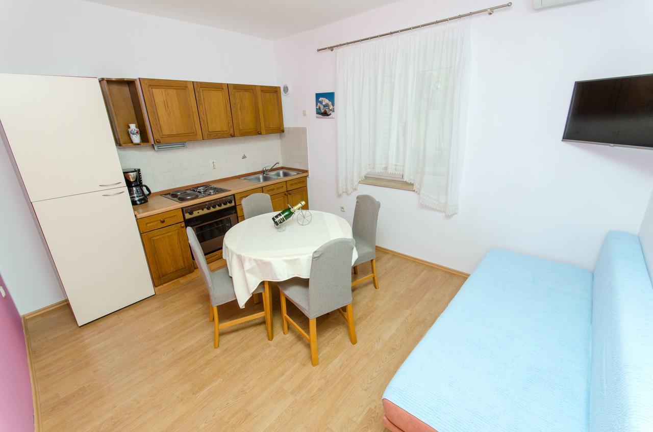 Apartments Mateo Baška Voda Buitenkant foto